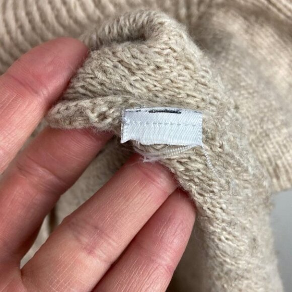 Saks Fifth Avenue‎ Soft V-Neck Ribbed Knit Sweater Size XS Pullover Minimalist - Picture 6 of 8